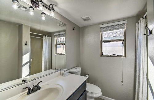 1 Mi to Surprise Stadium! Desert Poolside Oasis - Foto 21