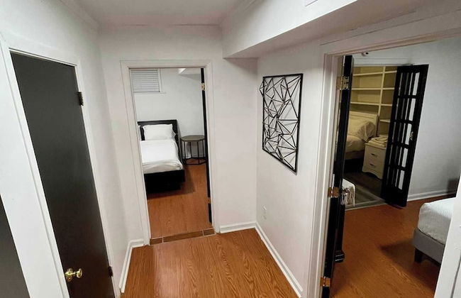 Steps From Downtown Minutes to the Airport - Photo 5