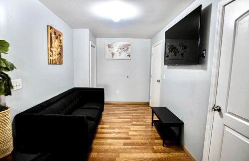 Lovely Loft in Newark Minutes from NYC, EWR & American Dream Mall - Photo 3