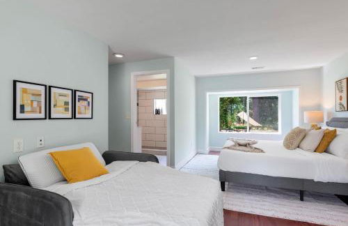 Modern Mountain View Getaway w Huge Outdoor Space - Foto 30