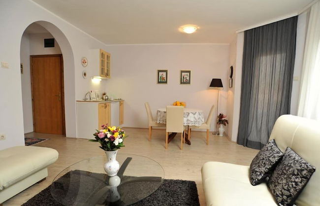 Vila Izvor - Foto 17