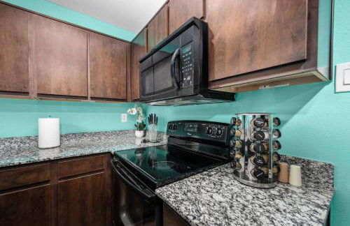 1BR Apt with Fully Equipped Kitchen Close to Major Attractions - Foto 15