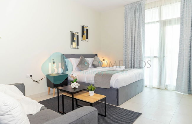 Bloomfields Stunning STU in Reflection - Photo 1