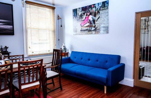 Marketplace Glastonbury - Photo 19