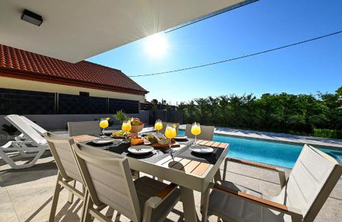 Villa Nostro Porto with pool - Photo 8