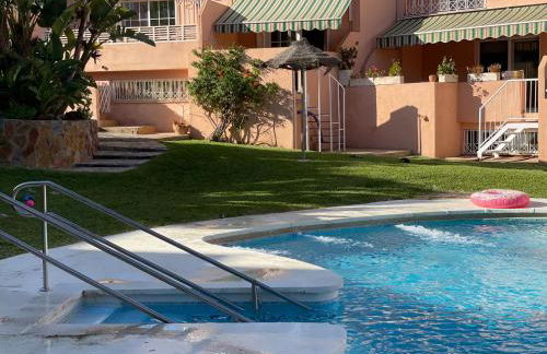 Casa adosada con piscina a 5 minutos de la playa . - Foto 12