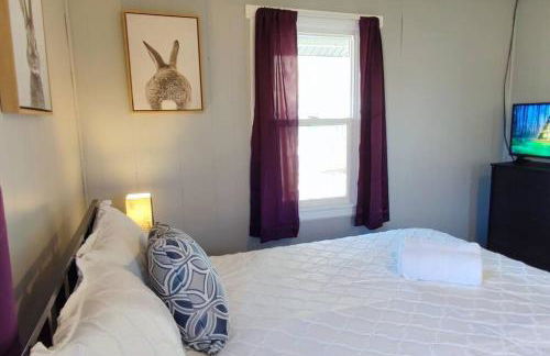 Perfect Combo of Charm & Comfort- 2Bedroom Home - Foto 8