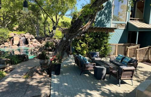 Relax and Rejuvenate- Lafayette Treehouse with Cave Spa, Waterfall, and Incredible Views - Foto 51