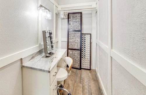 Private Dock and Yard! Modern Getaway in Mabank - Foto 13