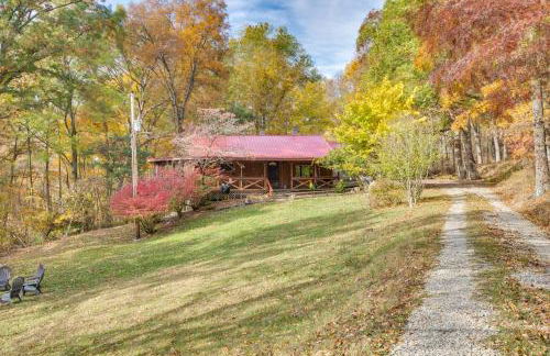 French Lick Getaway with Deck, Grill and Fire Pit! - Foto 24