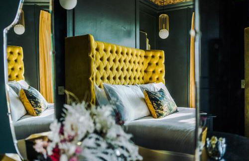 Unique 4 Bed Home in The Windsor Tapestries by Casa by Grace - Sleeps 7-9, Private Hot Tub Hire, Free Parking, Dog Friendly, Legoland, Windsor Castle - Foto 3