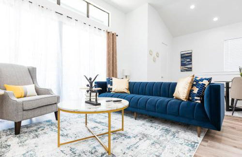 Beautifully Decorated, Modern Downtown Houston Home - Photo 2