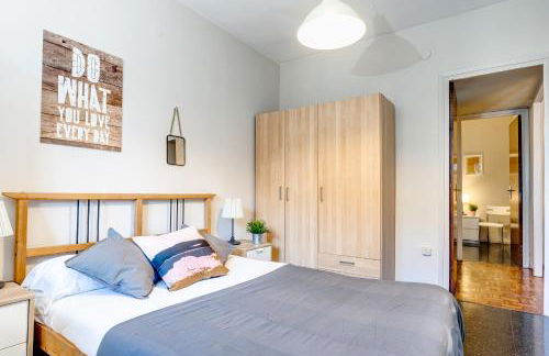 Spacious 4 Bedroom Apartment Fira BCN & Camp Nou - Foto 8