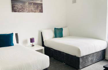 Beautiful 4 Bedroom 2 bathroom House close to city centre - Foto 6