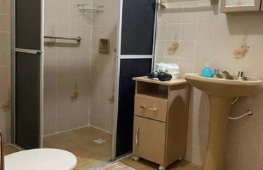 Apto inteiro, central, 1 quarto, bem equipado - Foto 10