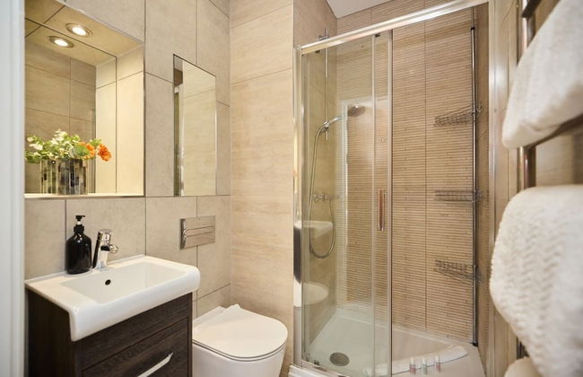 The Harlesden Classic - Lovely 2BDR Flat with Balcony - Foto 15