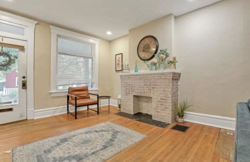 Housepitality - Harrison Mansion - Great Location - Photo 9