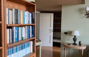 Rooftop in front of the Castle - Photo 14