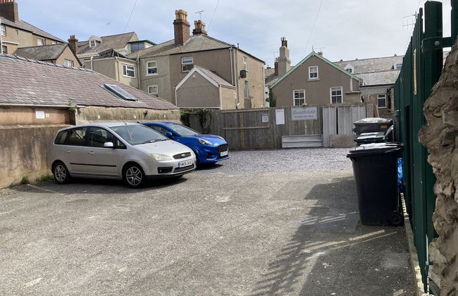 Delightful 3 Bedroomed Cottage in Llandudno - Photo 17