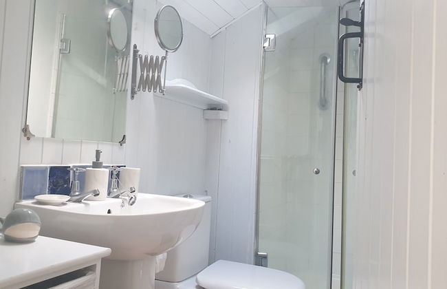 2 Bed House - Sleeps 3 - Garden - Parking - Wifi - Photo 10