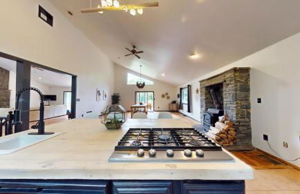 The Stone Mason - Large Modern Home on 5 Acres - 2 Hrs from NYC - Foto 26