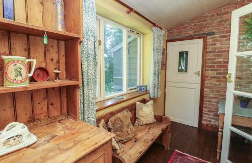 Guildford Farmhouse - Photo 18