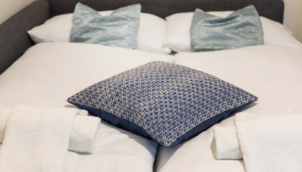 Cozy and Modern Studio Near City Center - Photo 4, Room