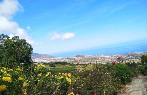 Apartment with Huge Deck Nestled in Marvelous Gardens - Nidos - Foto 13