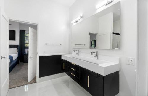 Family-Friendly 5BR | Sleeps 15 | 3 mins Downtown! - Foto 44