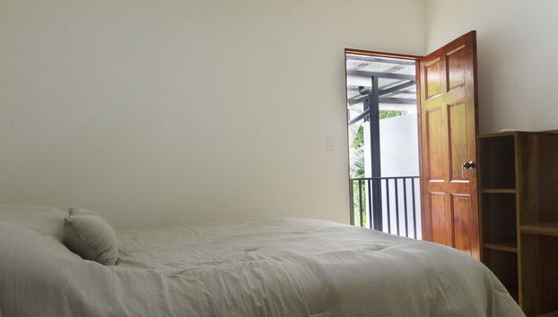 Heart of Jaco: Luxury Villa with Pool by RedAwning - Foto 5, Habitación