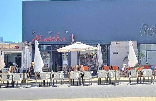 Beautiful 3 Bed Townhouse with landscaped communal pool area - Foto 25