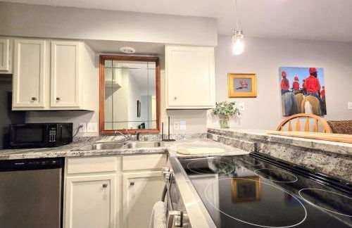 Serene Lakefront Retreat - Foto 31