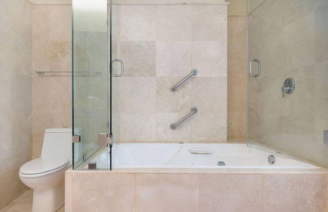 Enjoy Your Stay at a Luxury 3 Bedroom Condo With Stunning Lake Views - Foto 3