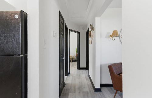 Minutes from the Beach! Navy Base and fishing pier! - Foto 9