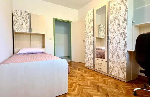 Lovely Apartment In Katuni With Wifi - Foto 24