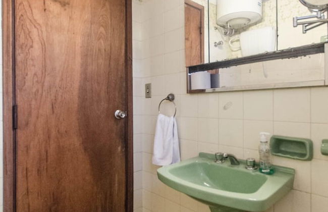 Bright Studio surrounded by trees - Photo 17