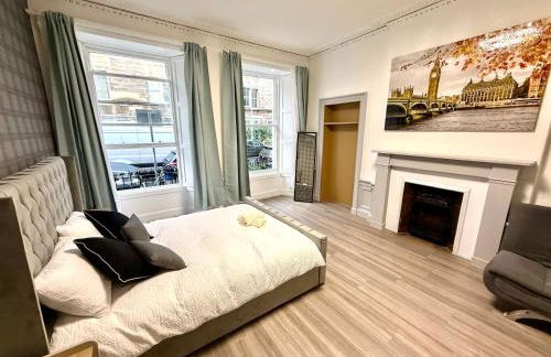 The Handy Hub Luxury Victorian Apartment - Fast WiFi & Central Edinburgh - Photo 20