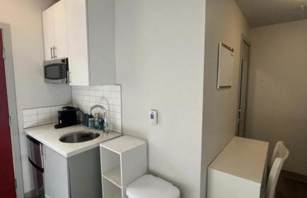 Garden Dahlia Studio in Wallingford - 97 Walkscore - Photo 2