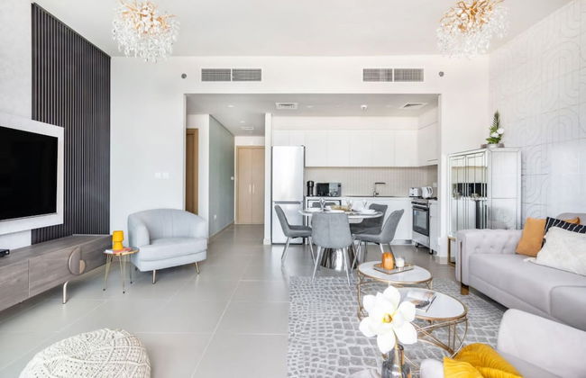 Luxury 2BR at Harbour Gate - Photo 14