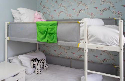 Family Friendly, Cosy 3 bed Home - Pass the Keys - Foto 26