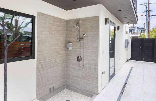 Steps to Beach+shops, Oceanview, Hot Tub+firepit Moonlight Modern by Avantstay - Foto 38