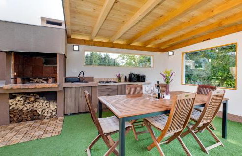 Awesome Home In Gornji Vinkovec - Foto 16