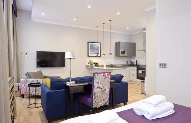 Destiny Scotland Charlotte SQ Apartments - Photo 22