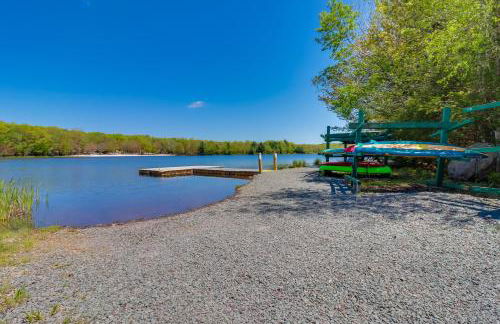 Beach Access BBQ-Ready Poconos Family Getaway! - Foto 27