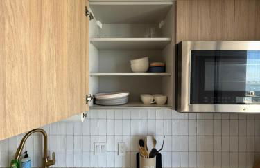 Stunning Lux 2 Bed 2 Bath with Panoramic View from Balcony - Foto 37