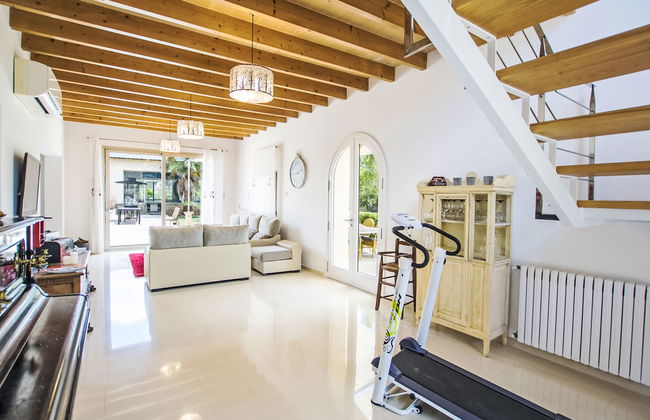 4 bedroom House in Maria de la Salut with private pool and garden - Photo 7