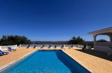 BnB Homes Luxurious Villa Stardust with Swimming pool & BBQ for Family Fun - Foto 36