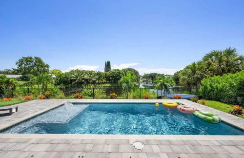 Mini Golf Course*Heated Saltwater Pool*Lakeview! - Foto 10