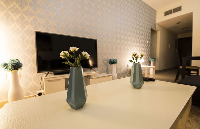 Deluxe Apartment with Lake View - Photo 14