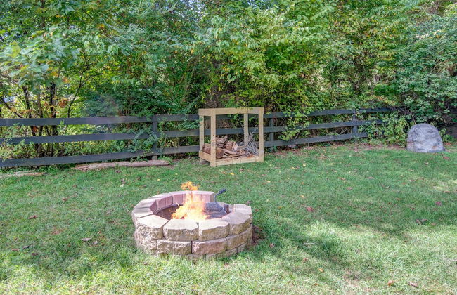 Moonshiner's Cabin Minutes From Two Wheels! - Foto 33